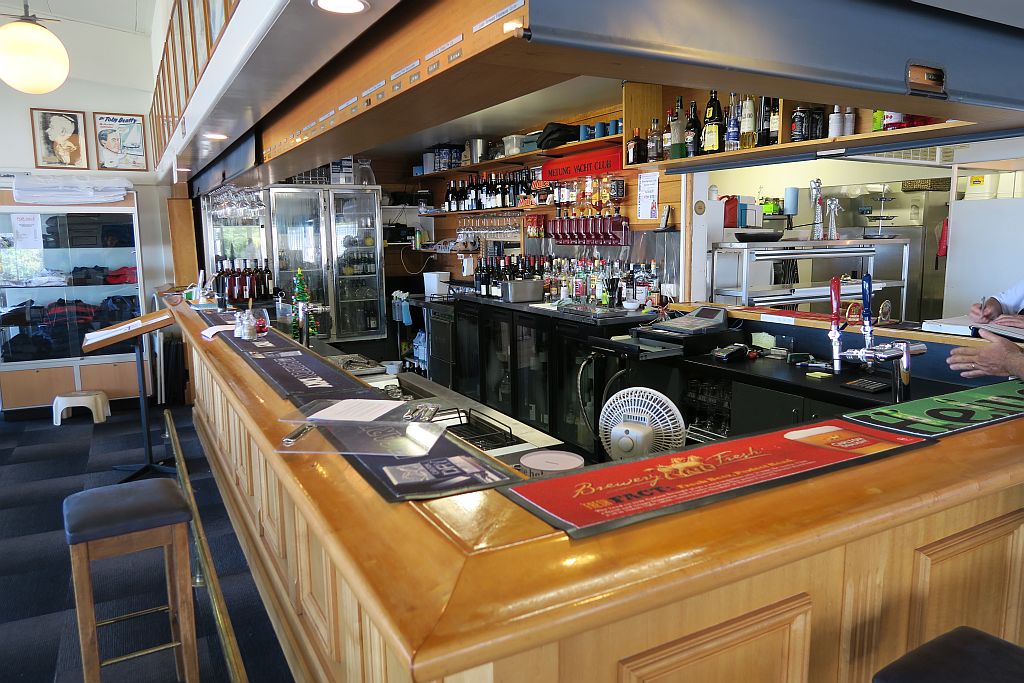 Metung Yacht Club | 113 Metung Rd, Metung VIC 3904, Australia | Phone: (03) 5156 2315