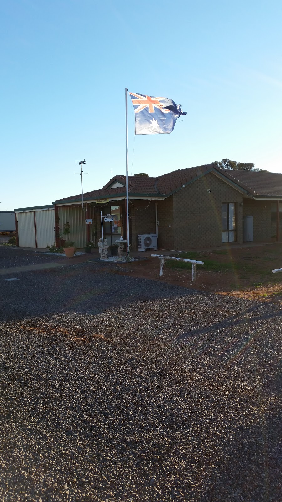 Airport Whyalla Motel | lodging | 145 Lincoln Hwy, Whyalla SA 5608, Australia | 0886452122 OR +61 8 8645 2122