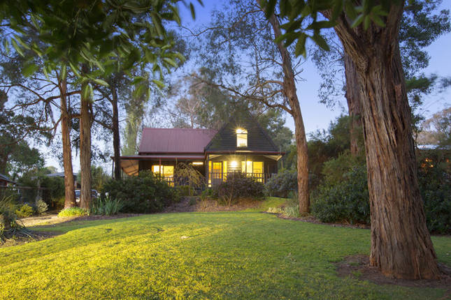 Collins Street House | 8 Collins St, Red Hill VIC 3937, Australia | Phone: 0414 015 821