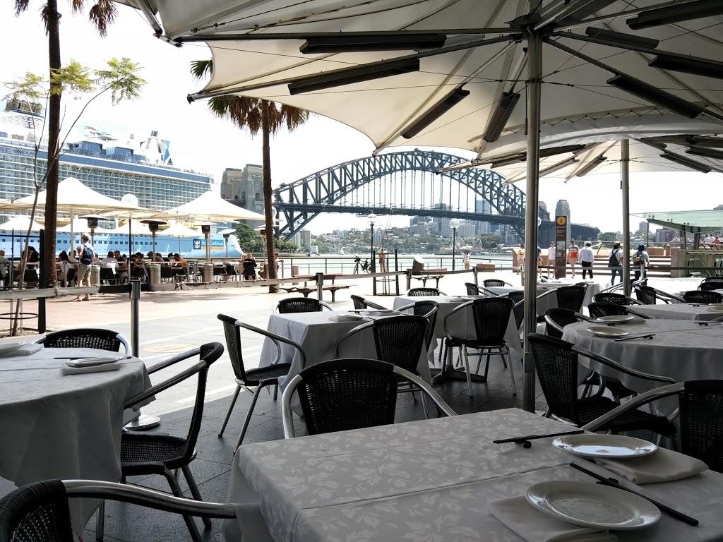 East Chinese Restaurant | 8/1 Macquarie St, Sydney NSW 2000, Australia | Phone: (02) 9252 6868
