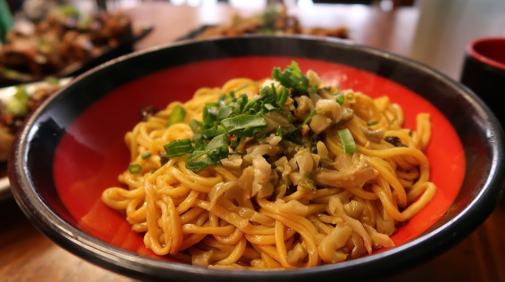 Vics Asian Noodles | restaurant | 1911 Dandenong Rd, Clayton VIC 3168, Australia | 0395432440 OR +61 3 9543 2440