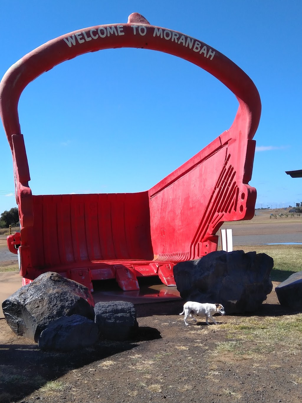 Moranbah Access Road Apex Park Public Toilet | Moranbah Access, Moranbah QLD 4744, Australia | Phone: 1300 472 227