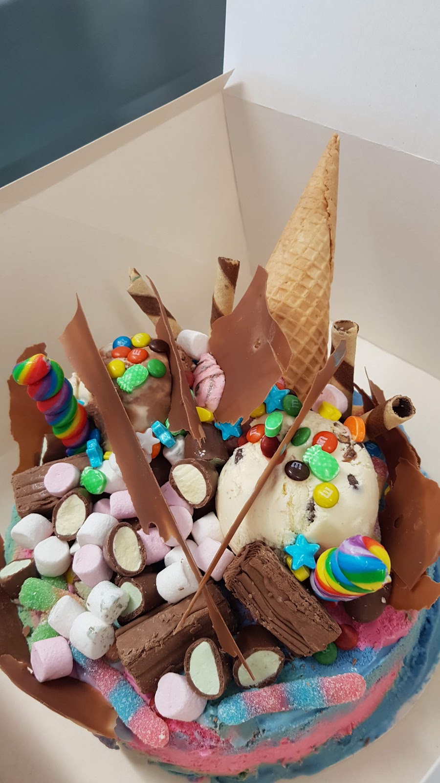 Bonnie Mays Icecream and Celebration Cakes | Erril St, Mansfield VIC 3722, Australia