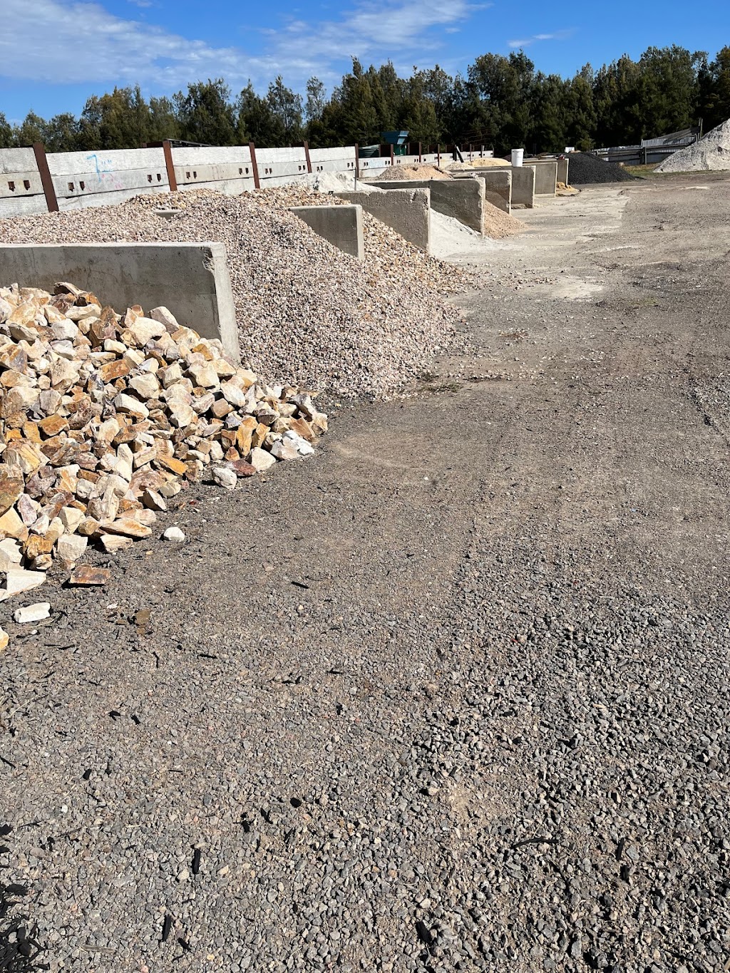 Whips Garden Supplies | 700 English Rd, Lethbridge VIC 3332, Australia | Phone: 0493 711 292