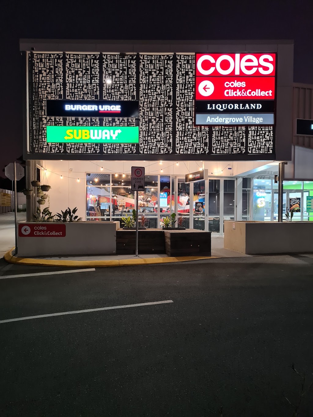 Burger Urge (Andergrove) | Village Shopping Centre, 1/23 Oak St, Andergrove QLD 4740, Australia | Phone: (07) 4962 3002