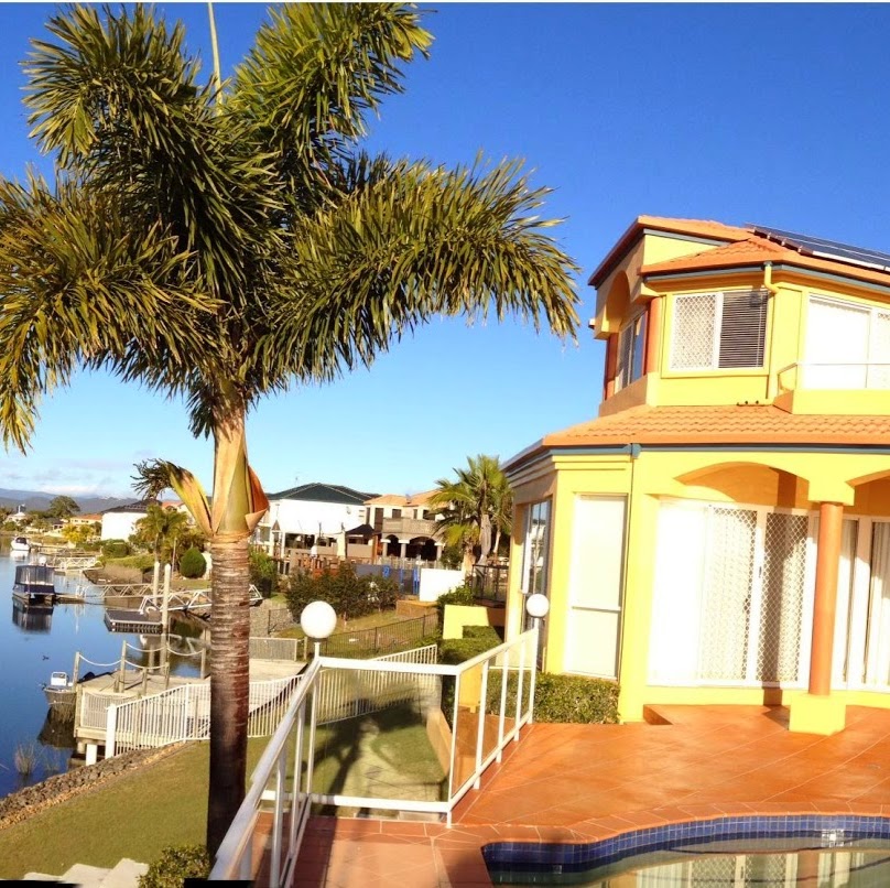 Paradisio Bed and Breakfast | 3 Trimaran Pl, Clear Island Waters QLD 4226, Australia | Phone: 0414 353 917