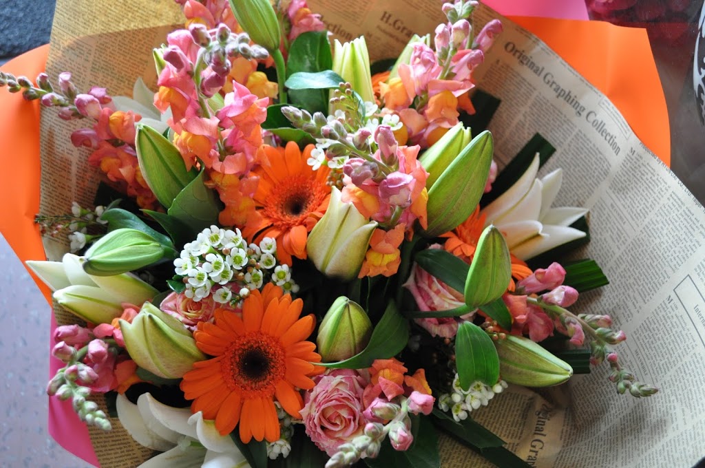 Lavish Flowers of Bundaberg | florist | 3/133 Bargara Rd, Bundaberg East QLD 4670, Australia | 0741523322 OR +61 7 4152 3322