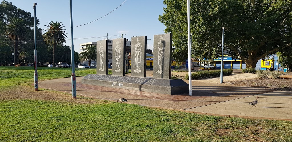 The Tamworth Waler Memorial | park | Bicentennial Park, Kable Ave, Tamworth NSW 2340, Australia