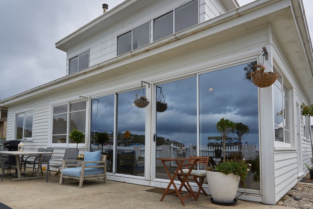 The Kingston Beach House | 20 Osborne Esplanade, Kingston Beach TAS 7050, Australia | Phone: (03) 9015 4169