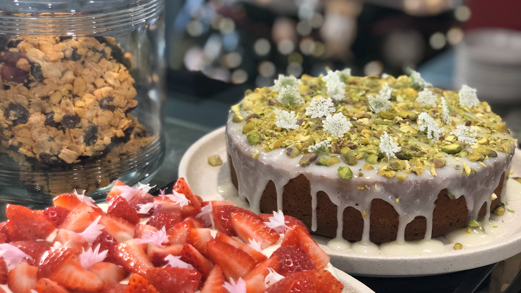 Moon Lily Kitchen and Cakes | cafe | 110 Weld St, Beaconsfield TAS 7270, Australia | 0363831120 OR +61 3 6383 1120