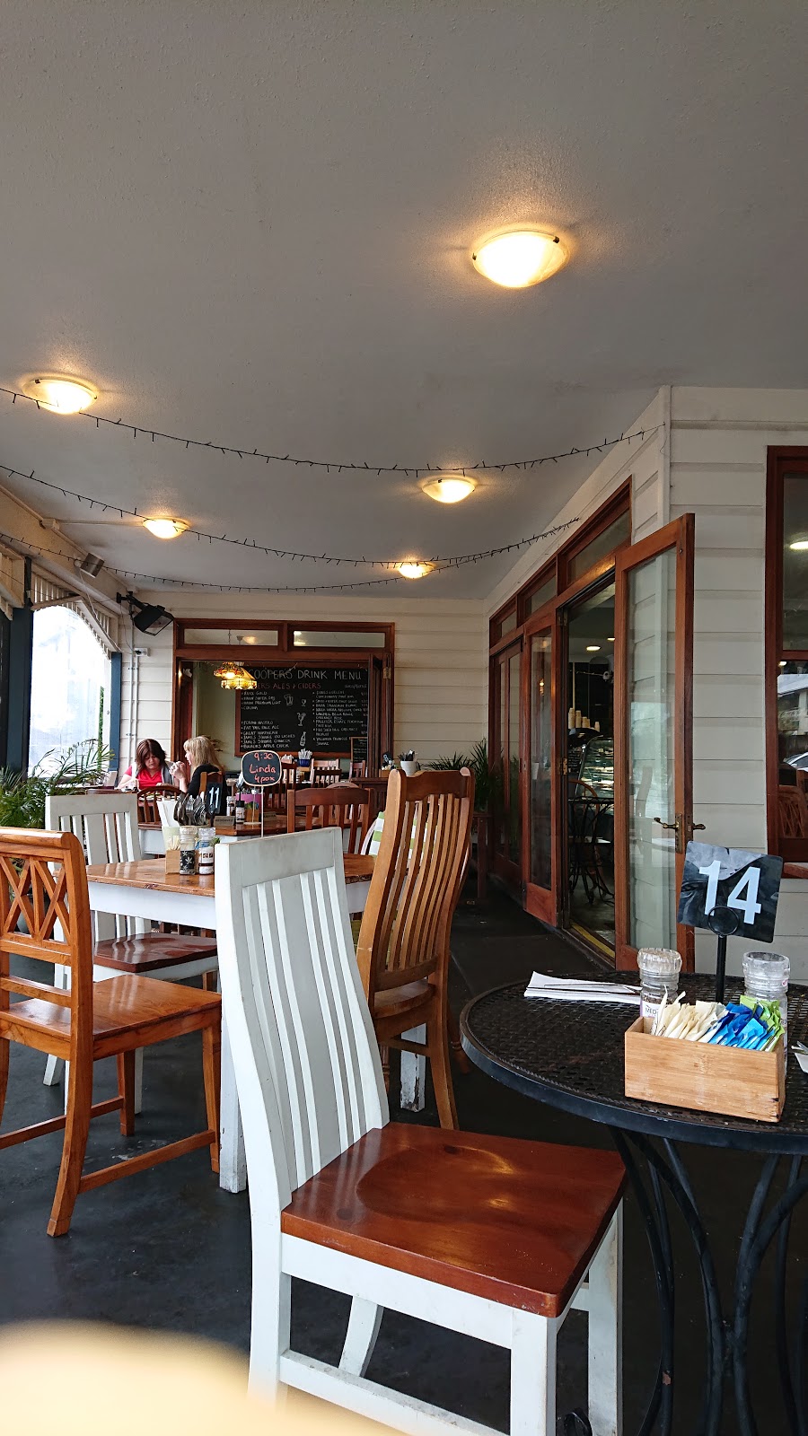 Coopers Café & Catering | cafe | 409 Esplanade, Manly QLD 4179, Australia | 0738931453 OR +61 7 3893 1453