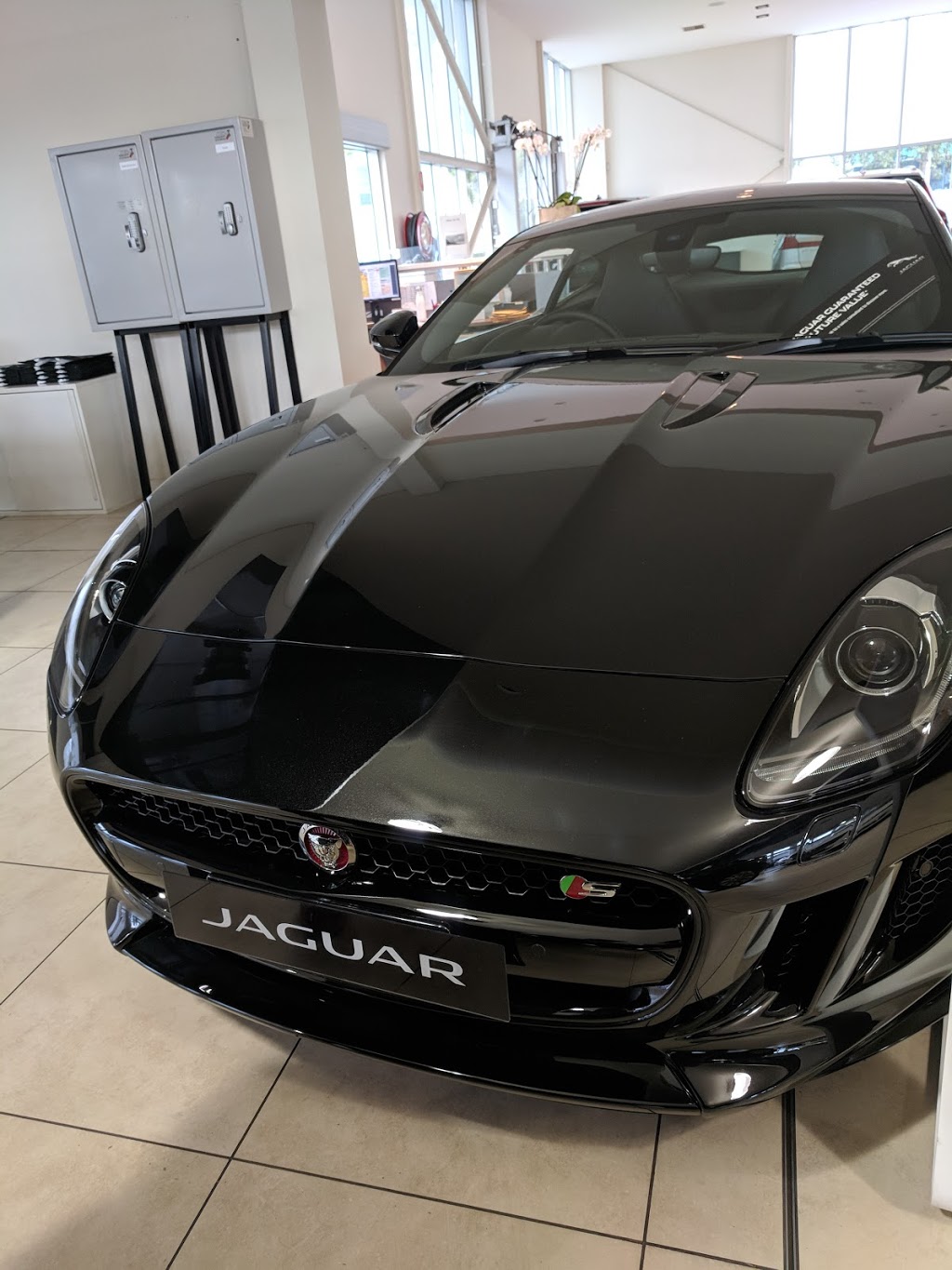 Melbourne City Jaguar | 351 Ingles St, Port Melbourne VIC 3207, Australia | Phone: (03) 9684 1050