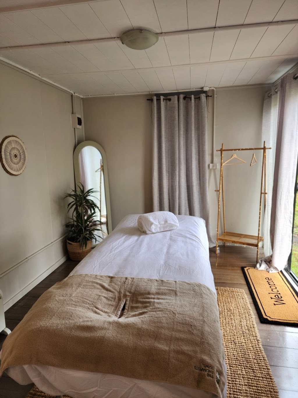 Healing Homestead Hunter Valley | 446 Martins Creek Rd, Paterson NSW 2421, Australia | Phone: 0419 704 393