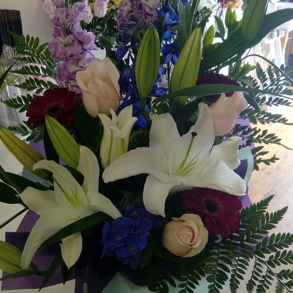 Mayfield Floral Delights | florist | 176 Maitland Rd, Mayfield NSW 2304, Australia | 0249609506 OR +61 2 4960 9506