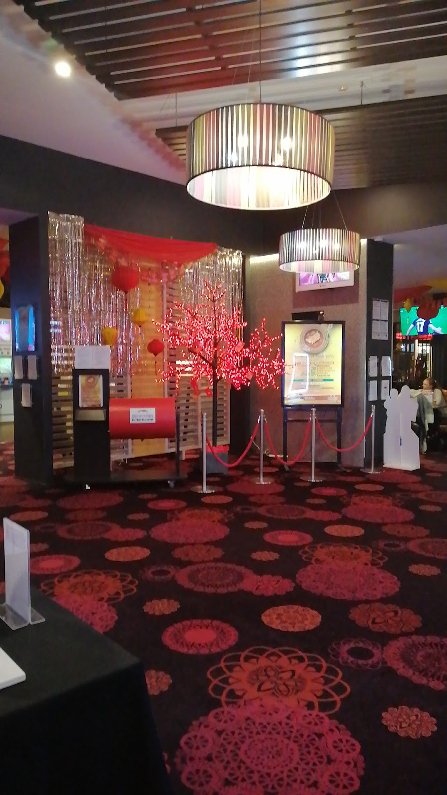 Greyhounds Entertainment | restaurant | View Rd, Springvale VIC 3171, Australia | 0395483655 OR +61 3 9548 3655