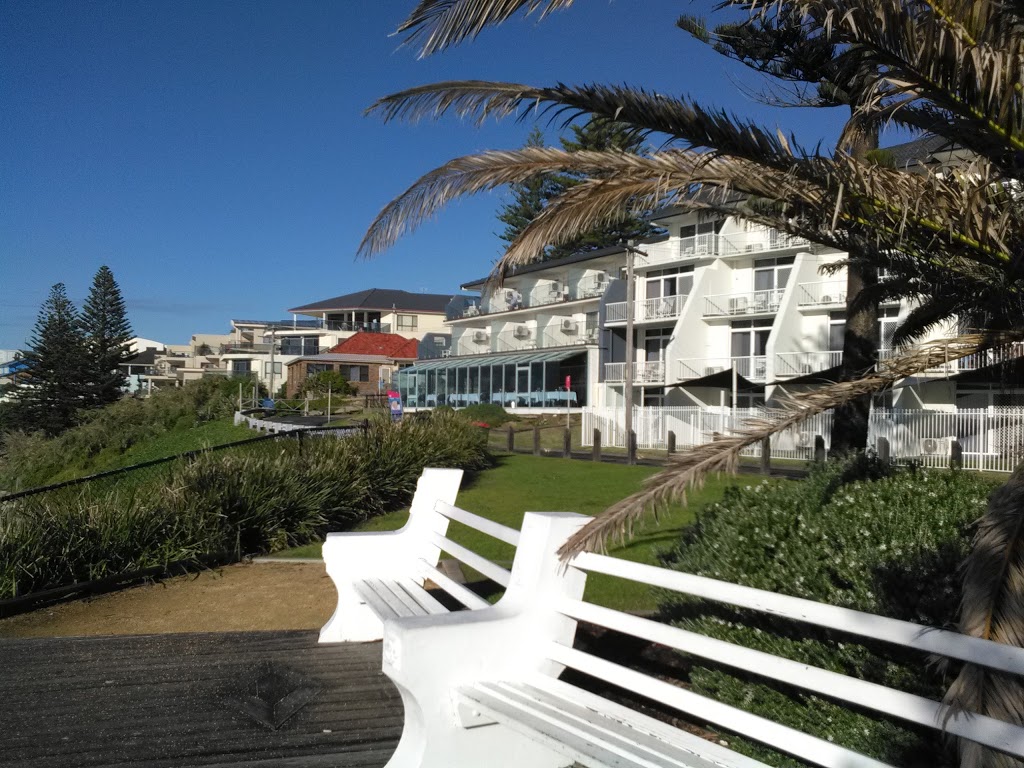 Ocean Front Motel at Blue Bay | lodging | 102 Ocean Parade, The Entrance NSW 2261, Australia | 0243325911 OR +61 2 4332 5911