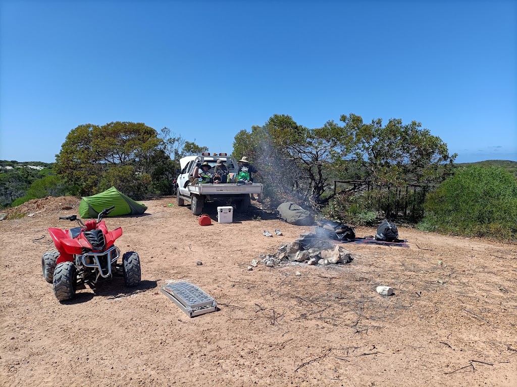 False Entrance campground | Useless Loop Rd, Carrarang WA 6537, Australia | Phone: (08) 9948 2226
