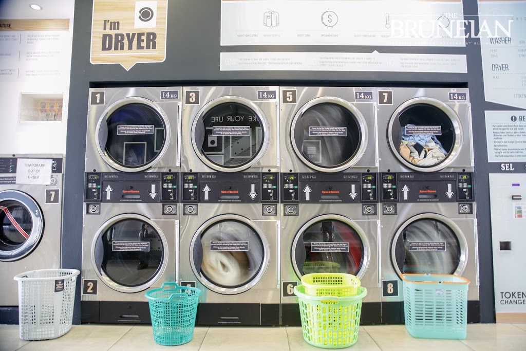 Sarina Self Service Laundromat | 32 Broad St Box 177, Sarina QLD 4737, Australia | Phone: 0409 052 510