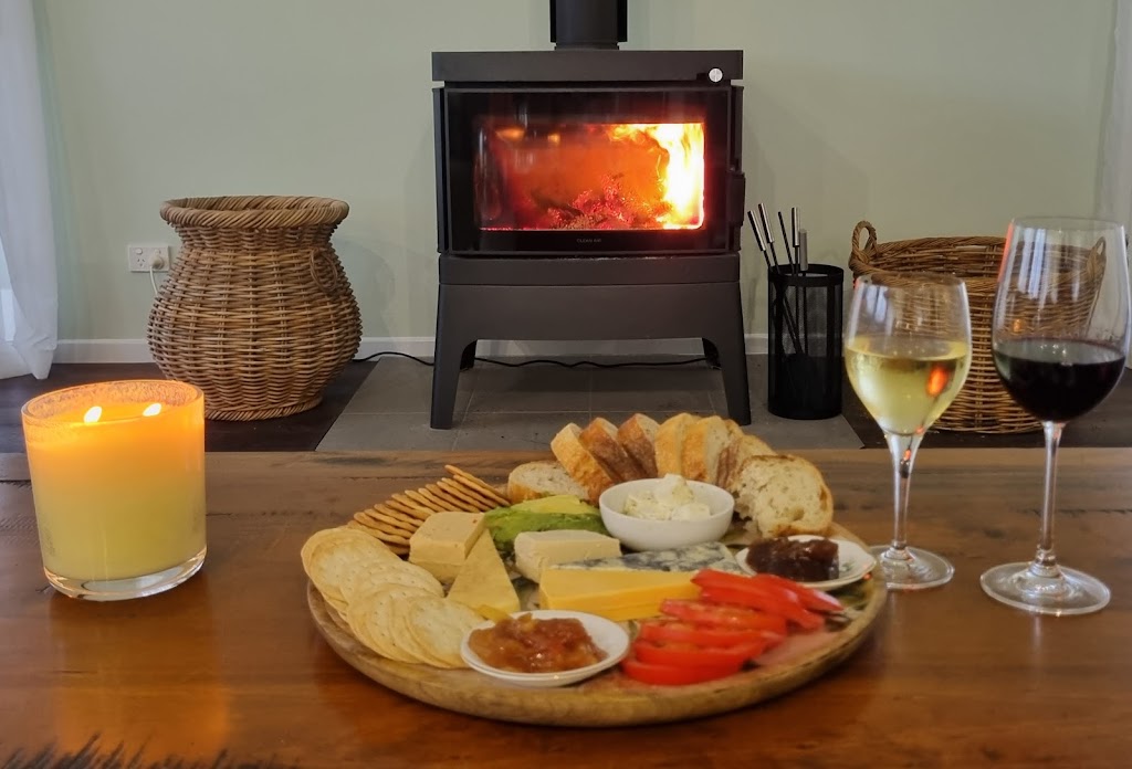 Cottonvale Country Lodge | 208 Thulimbah School Rd, Cottonvale QLD 4375, Australia | Phone: 0448 882 892