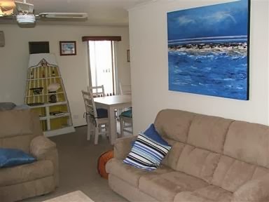 Middleton Beach House | real estate agency | 188 Newell Ave, Middleton SA 5213, Australia | 0885525744 OR +61 8 8552 5744