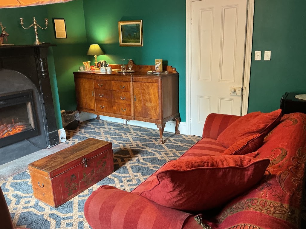 Bromwich Guest House | 1069 Greendale-Trentham Rd, Blackwood VIC 3458, Australia | Phone: 0418 394 915