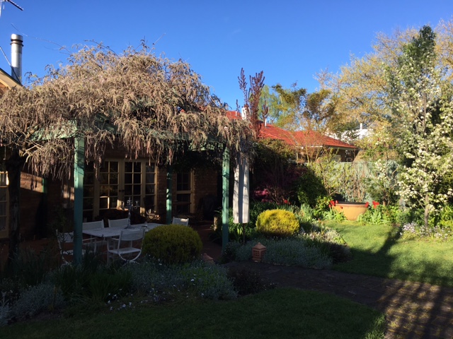 Boissy Bed and Breakfast - Orange | lodging | 71 Moulder St, Orange NSW 2800, Australia | 0263614667 OR +61 2 6361 4667