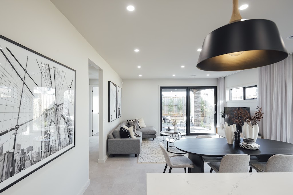 Burbank Homes - Alamora Estate, Tarneit | 4 Isola Mews, Tarneit VIC 3029, Australia | Phone: 13 28 72