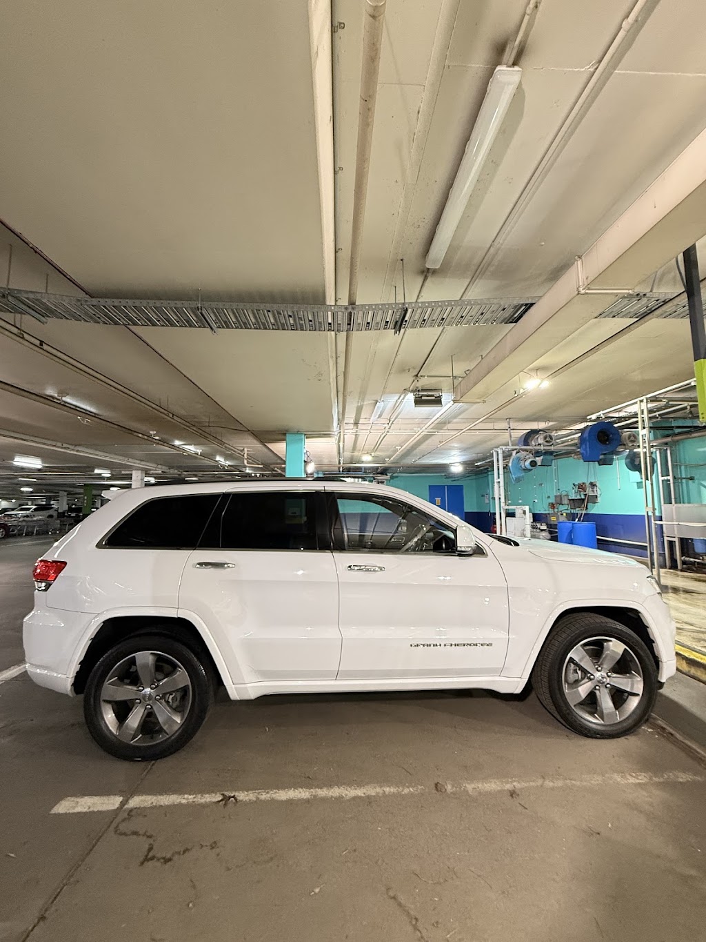 Silver Sponge, Hand Car Wash, Chirnside Park Shopping Centre | 239 Maroondah Hwy, Chirnside Park VIC 3116, Australia | Phone: 0452 345 959