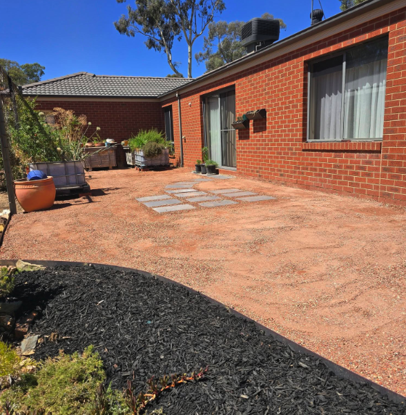 Darwin Daves Earthworx and Hire | 219 Schumakers Ln, Maiden Gully VIC 3551, Australia | Phone: 0407 452 330