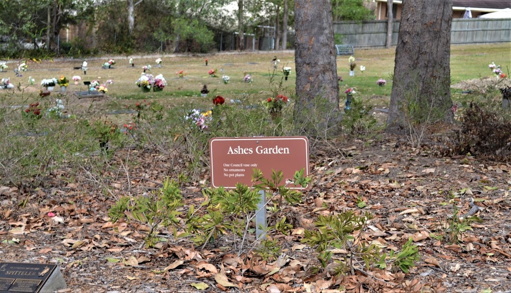 Mudgeeraba Cemetery | cemetery | 307 Mudgeeraba Rd, Mudgeeraba QLD 4213, Australia | 0755816640 OR +61 7 5581 6640