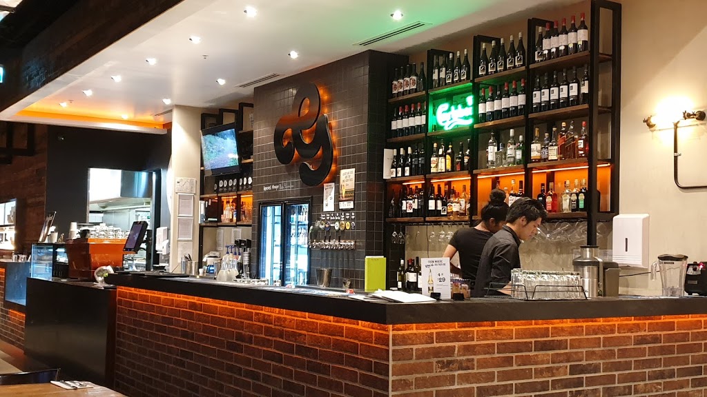 The Sporting Globe Bar & Grill | restaurant | ROCKINGHAM SHOPPING CENTRE, Syren St, Rockingham WA 6168, Australia | 0895276777 OR +61 8 9527 6777
