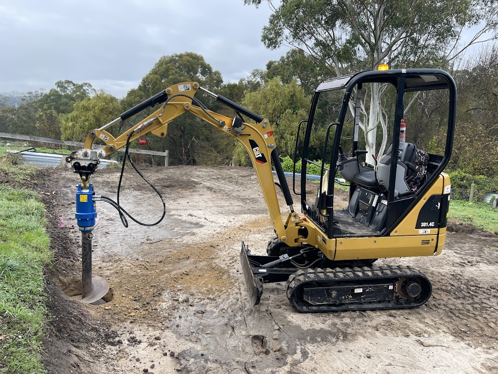 Level It Mini Digger Hire | 72 Braeside Dr, Launching Place VIC 3139, Australia | Phone: 0448 591 888
