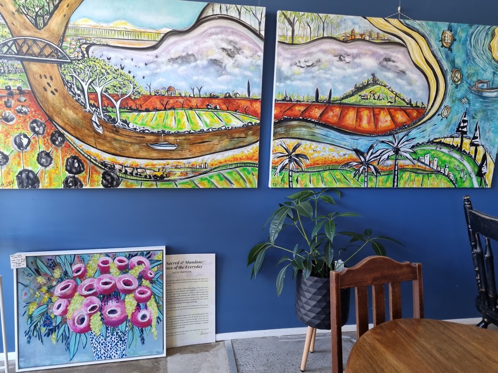 Earth Circle Studios & Gallery Cafe | 5 Whalley St, Bargara QLD 4670, Australia | Phone: 0427 825 045