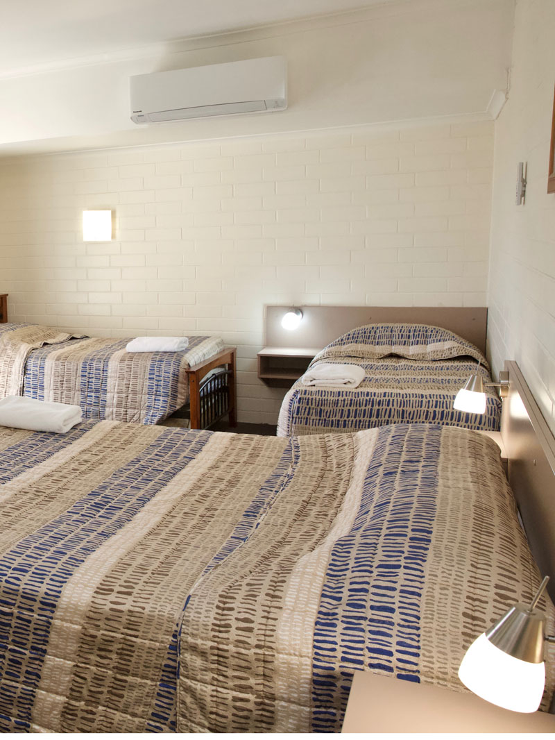 Pioneer Motel Goondiwindi | lodging | 145-147 Marshall St, Goondiwindi QLD 4390, Australia | 0746712888 OR +61 7 4671 2888