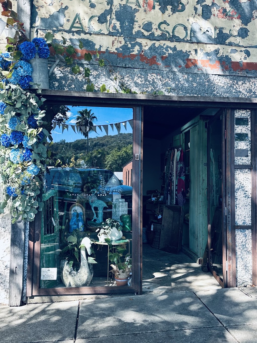 Songbird Trader | 2 High St, Yackandandah VIC 3749, Australia | Phone: 0438 608 551