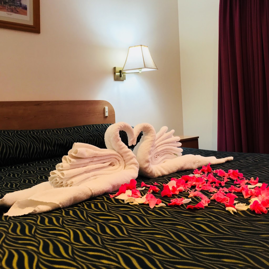 Comfort Inn Bushmans | 9-13 Peak Hill Rd, Parkes NSW 2870, Australia | Phone: (02) 6862 2199