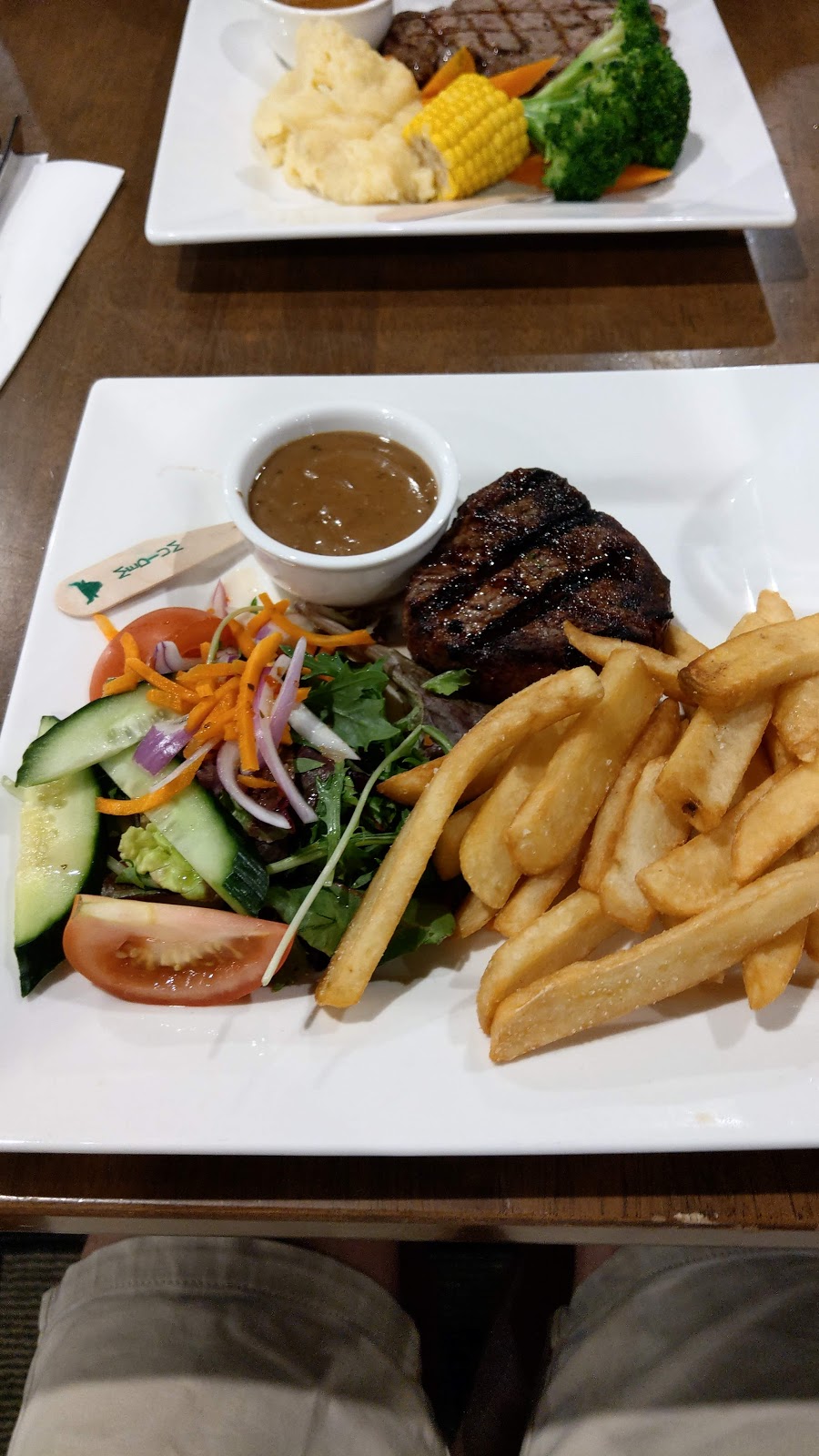 Graziers Steakhouse | restaurant | 222 Ross River Rd, Aitkenvale QLD 4814, Australia | 0747790100 OR +61 7 4779 0100
