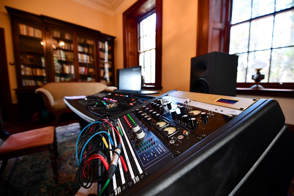 Elkwood Studios | 112 114Tablelands Road, Wentworth Falls NSW 2782, Australia | Phone: 0407 016 196