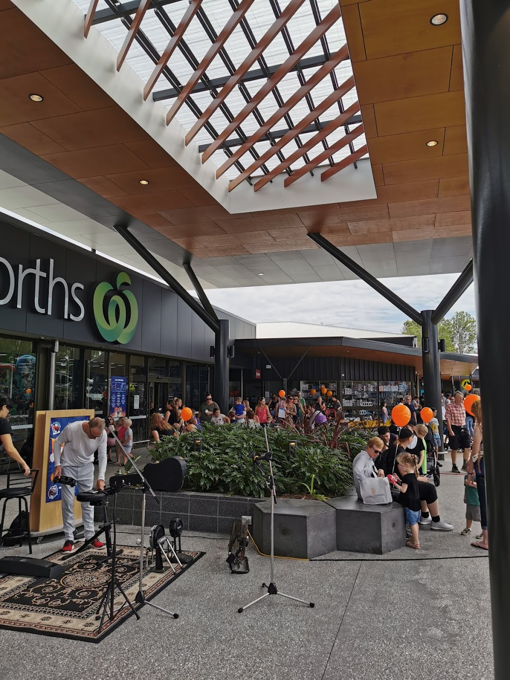 Jimboomba Central Shopping Centre | shopping mall | Corner Mt Lindesay Hwy &, Cusack Ln, Jimboomba QLD 4280, Australia | 0430957900 OR +61 430 957 900