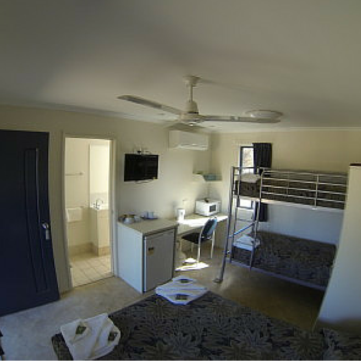 Laura Motel | lodging | 1 Terminus St, Laura QLD 4892, Australia | 0740603238 OR +61 7 4060 3238