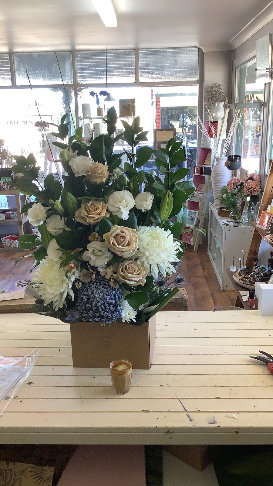 Rustic edge Homewares and flowers | florist | 18 Main St, Kapunda SA 5373, Australia | 0403084700 OR +61 403 084 700