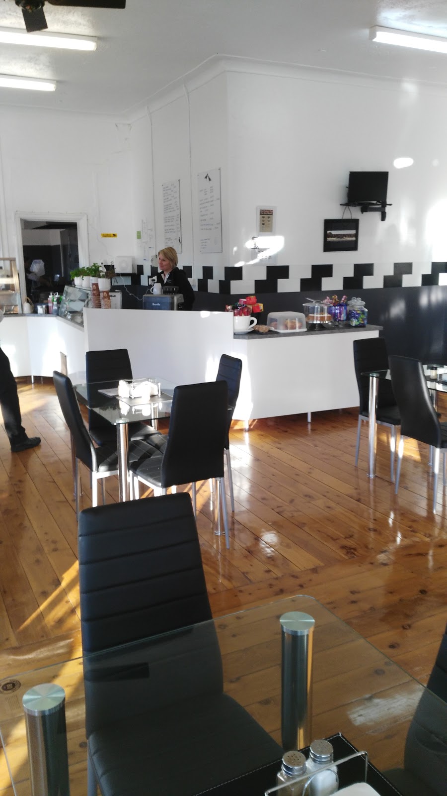 Black Crow Cafe | cafe | 13/15 Foord St, Wahgunyah VIC 3687, Australia | 0260331925 OR +61 2 6033 1925