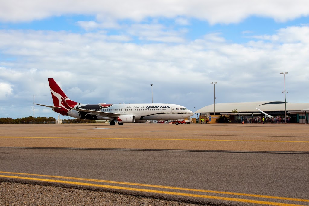 Geraldton Airport | airport | Geraldton-Mount Magnet Rd, Moonyoonooka WA 6532, Australia | 0899566600 OR +61 8 9956 6600