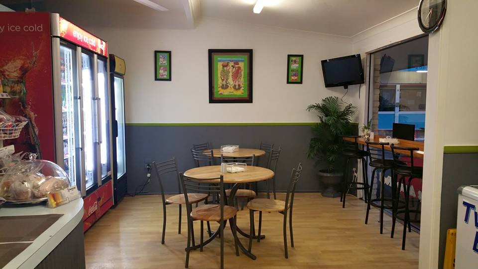 Cougar Cats Cafe | cafe | 1675 Ocean Dr, Lake Cathie NSW 2445, Australia | 0265855640 OR +61 2 6585 5640