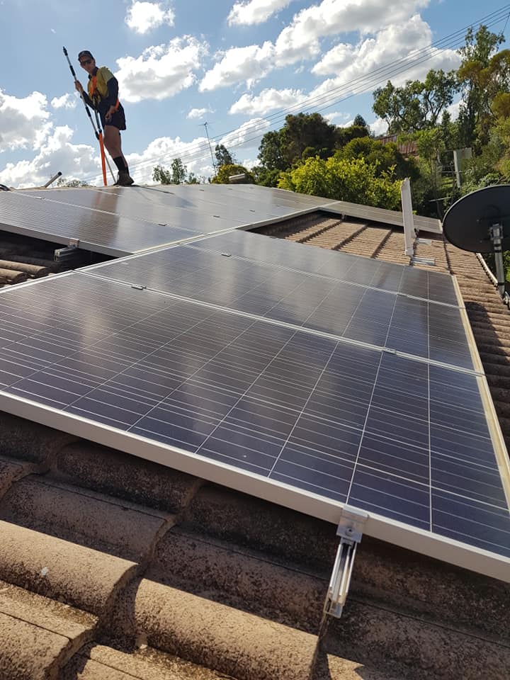 Pikes Solar Cleaning |  | 406 Wyangapinni Rd, Stoneleigh QLD 4356, Australia | 0428787462 OR +61 428 787 462