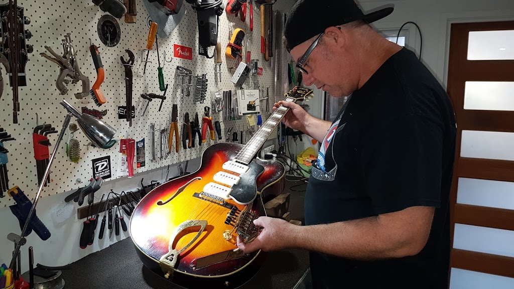 The Guitar Pitstop | electronics store | 6 Olivia Ct, Regents Park QLD 4118, Australia | 0426261572 OR +61 426 261 572