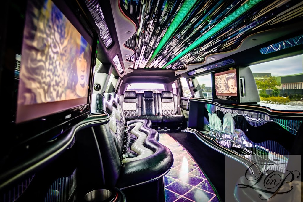 Limousines in Paradise | travel agency | 3/48 Business St, Yatala QLD 4207, Australia | 0738077771 OR +61 7 3807 7771