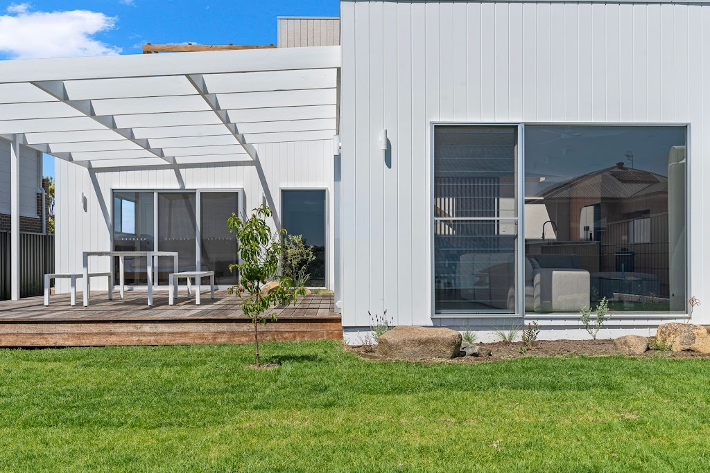 Innovative Additions | Wyoming Ave, Burrill Lake NSW 2539, Australia | Phone: 0490 752 928
