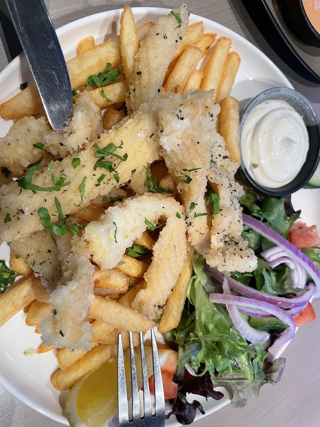 The Local Eatery Cafe, Bar & Restaurant | Shop 6/40 Main St, Armstrong Creek VIC 3217, Australia | Phone: (03) 5264 7919