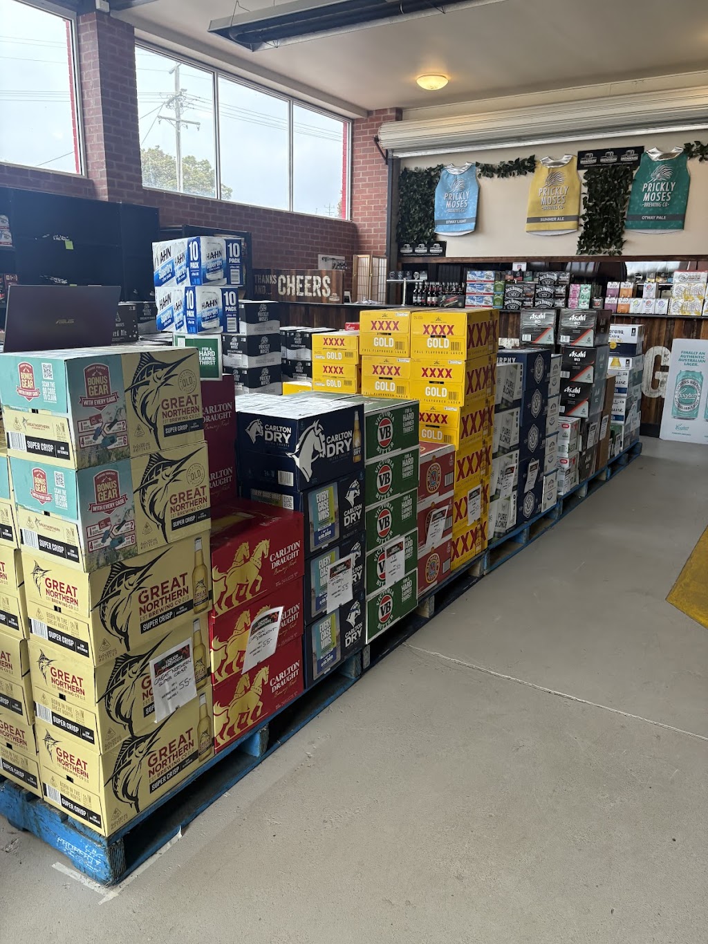 Apollo Bay Liquor Warehouse | 1 McLaren Parade, Apollo Bay VIC 3233, Australia | Phone: (03) 5237 6240